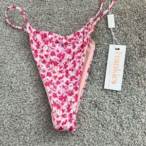 Frankie’s bikinis Delia bottoms NWT